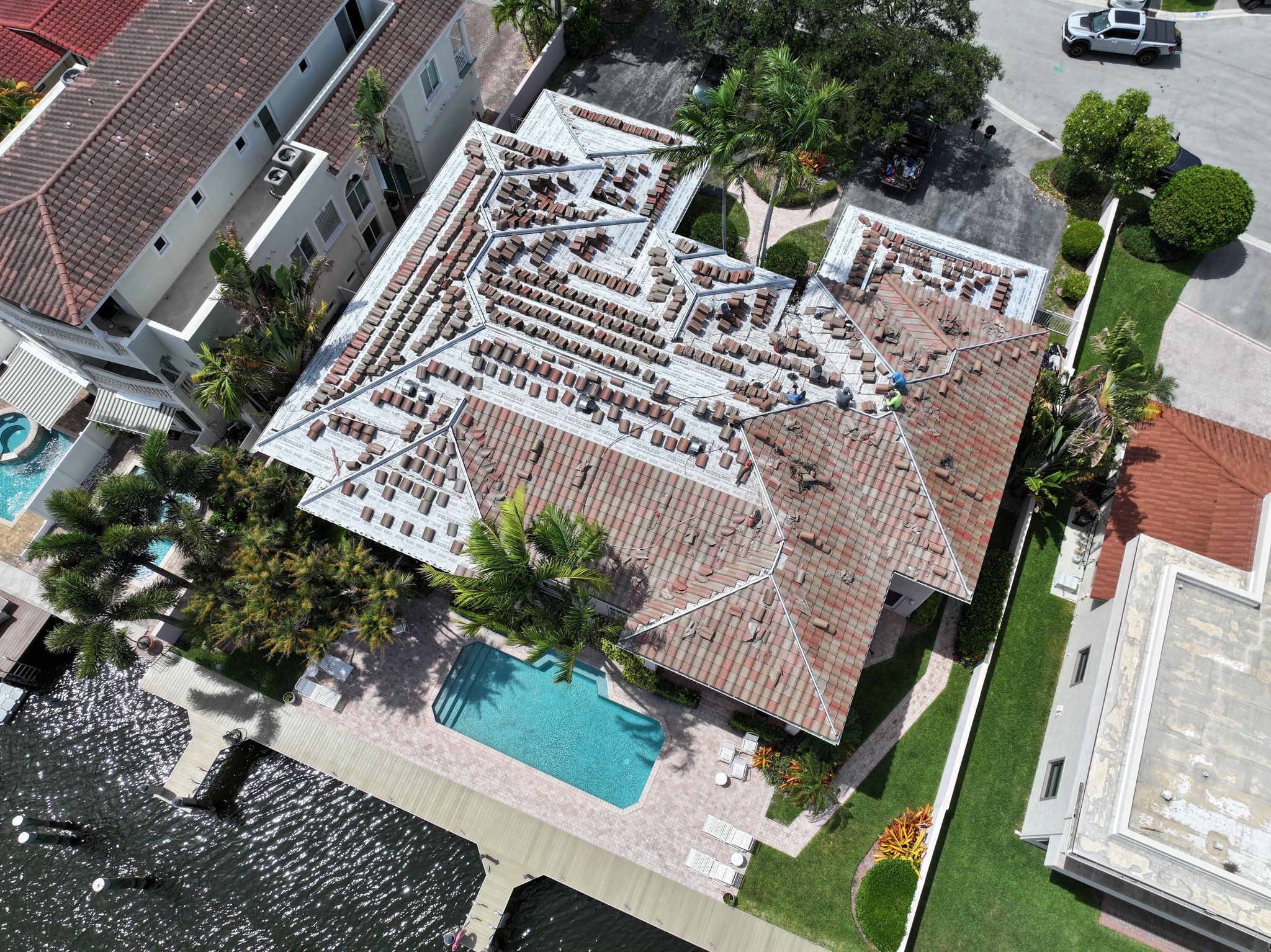 Roof replacement with concrete tiles in Fort Lauderdale - Before pictures