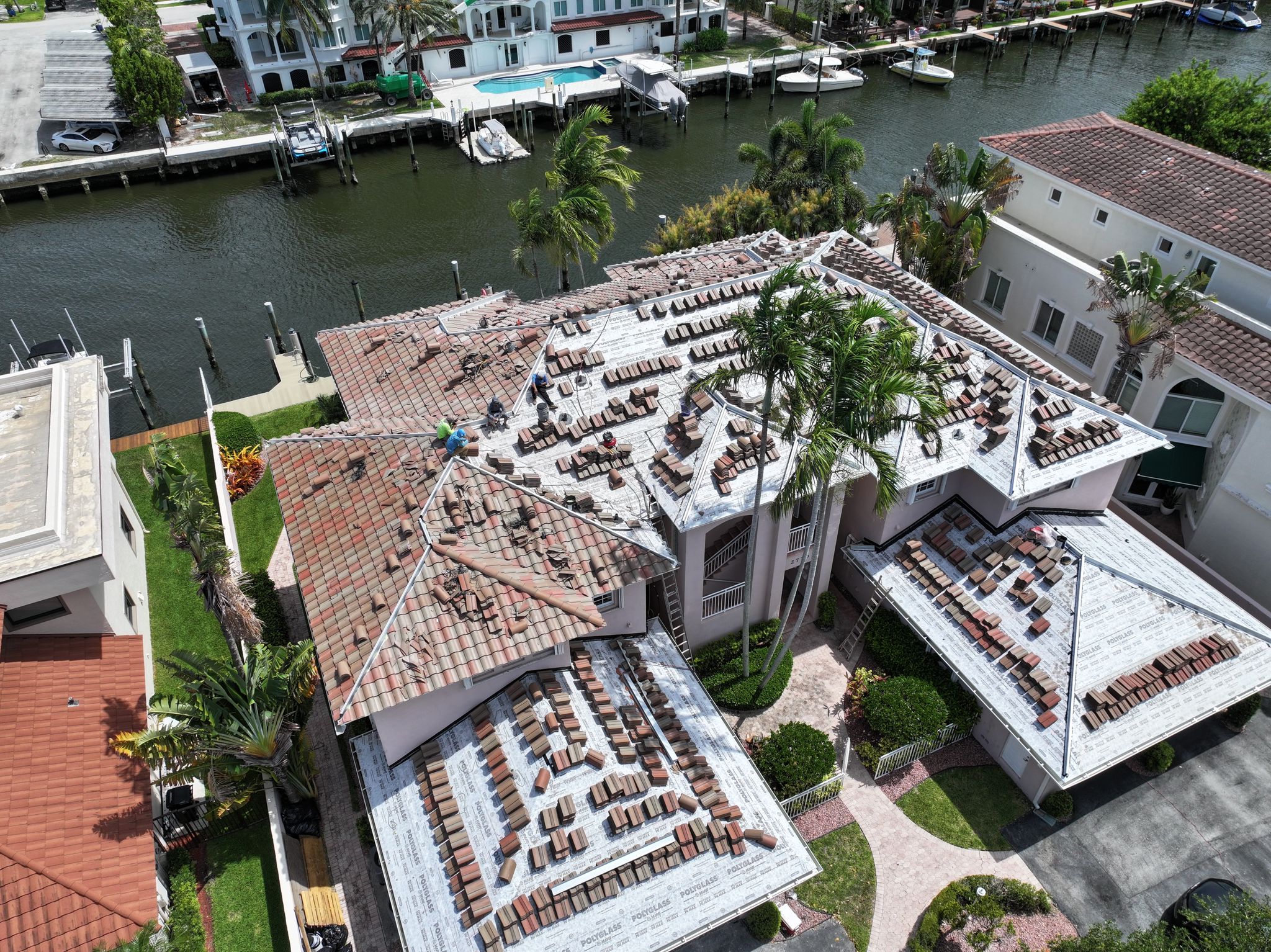 Roof replacement with concrete tiles in Fort Lauderdale - Before pictures