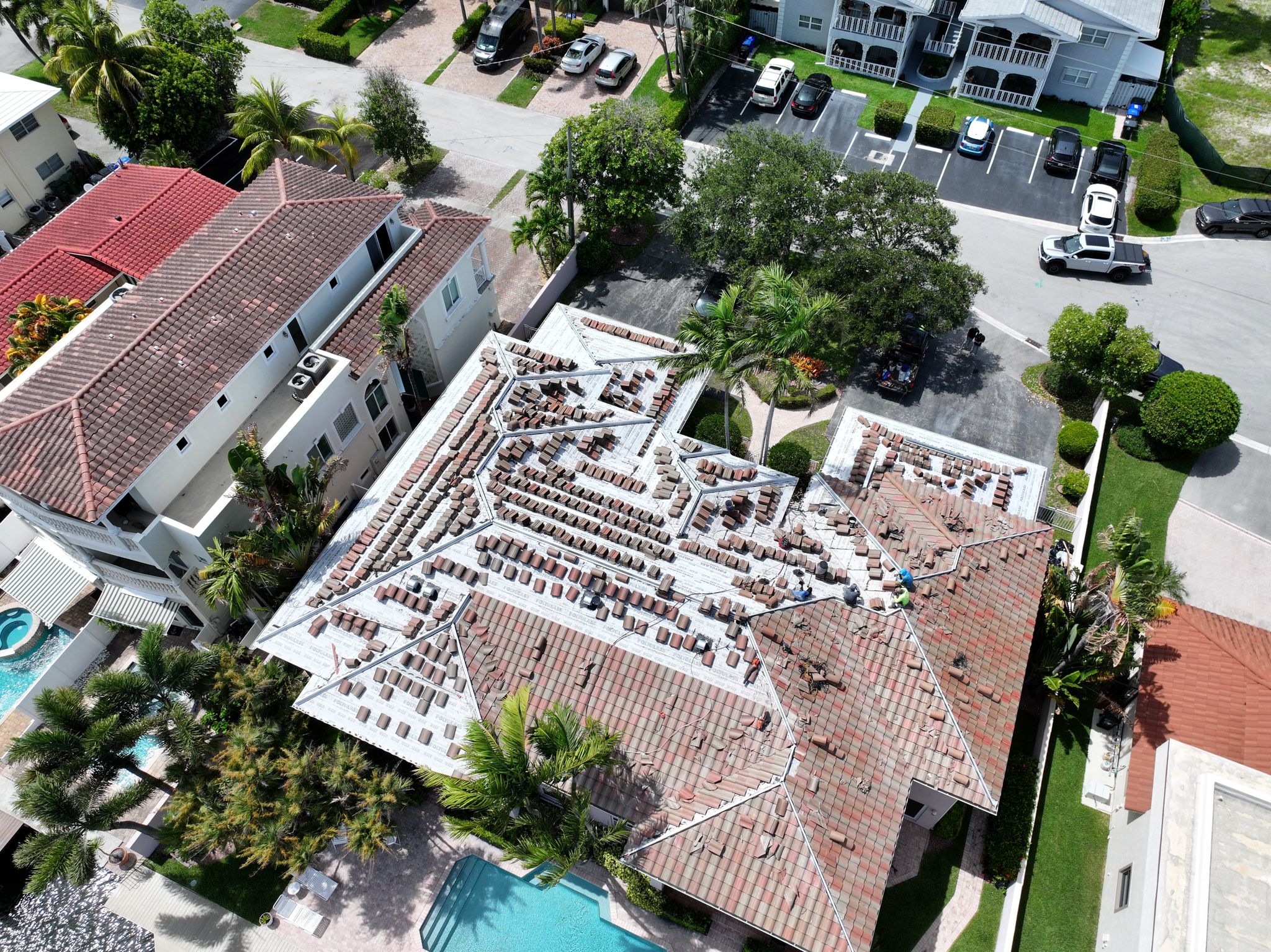 Roof replacement with concrete tiles in Fort Lauderdale - Before pictures