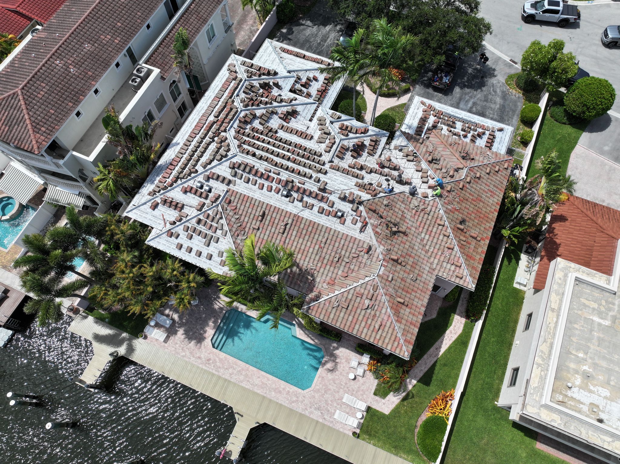 Roof replacement with concrete tiles in Fort Lauderdale - Before pictures